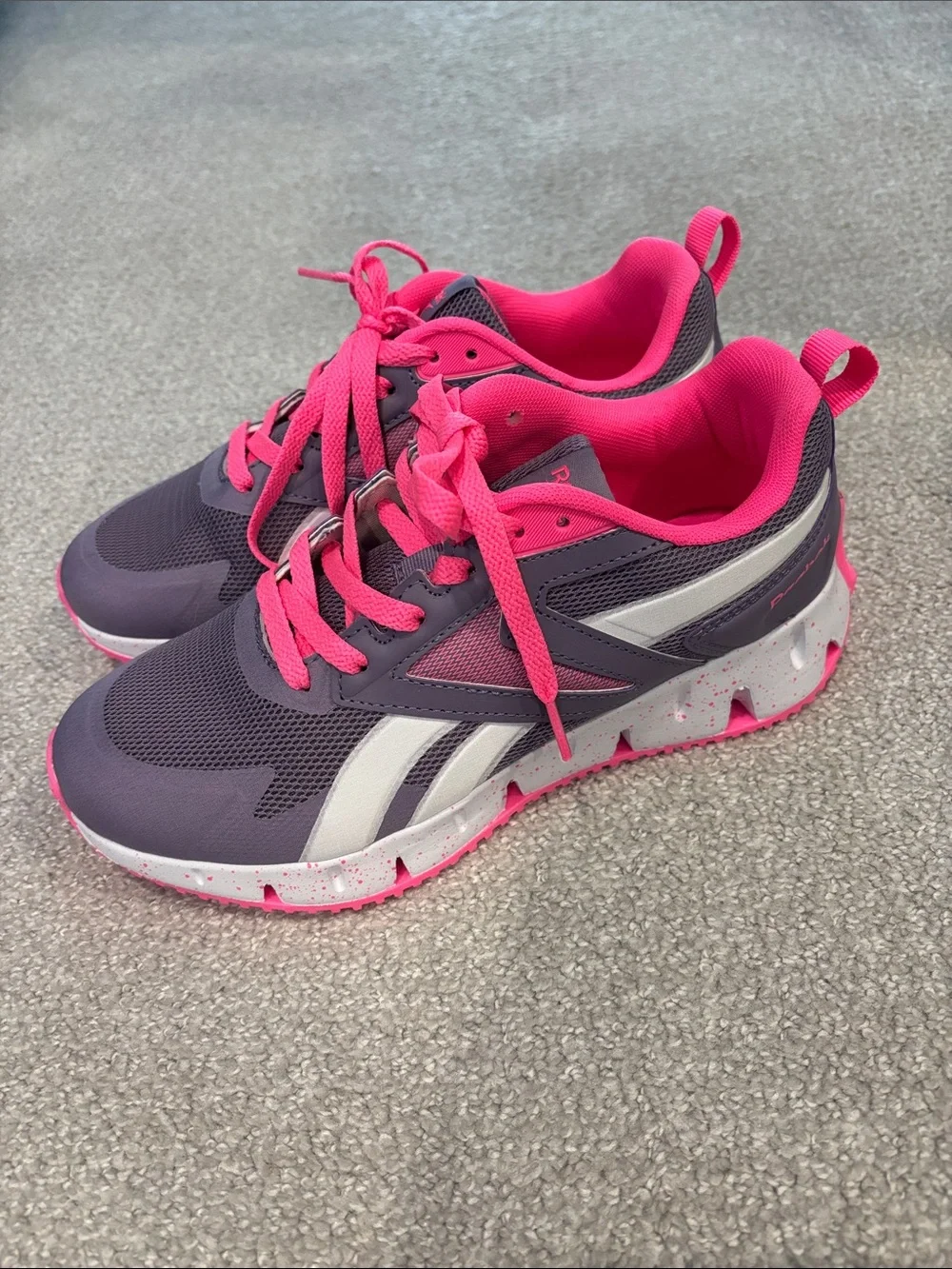 NWOT Reebok Women's Gray and Pink Mesh Athletic Sneakers